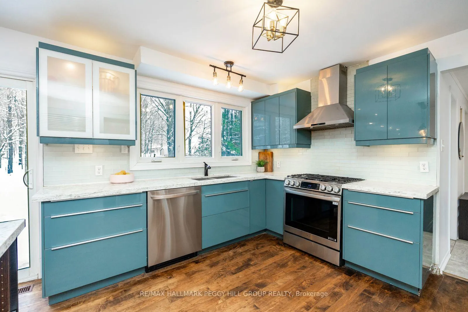 Photo 7 of 63 Idlewood Drive, Springwater, Midhurst — HOMEH