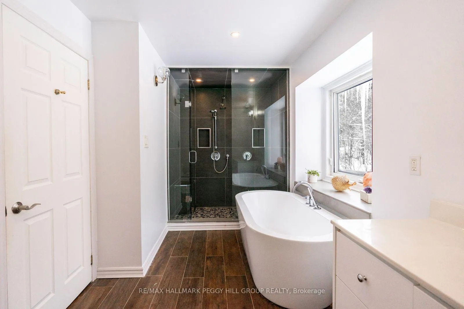 Photo 11 of 63 Idlewood Drive, Springwater, Midhurst — HOMEH