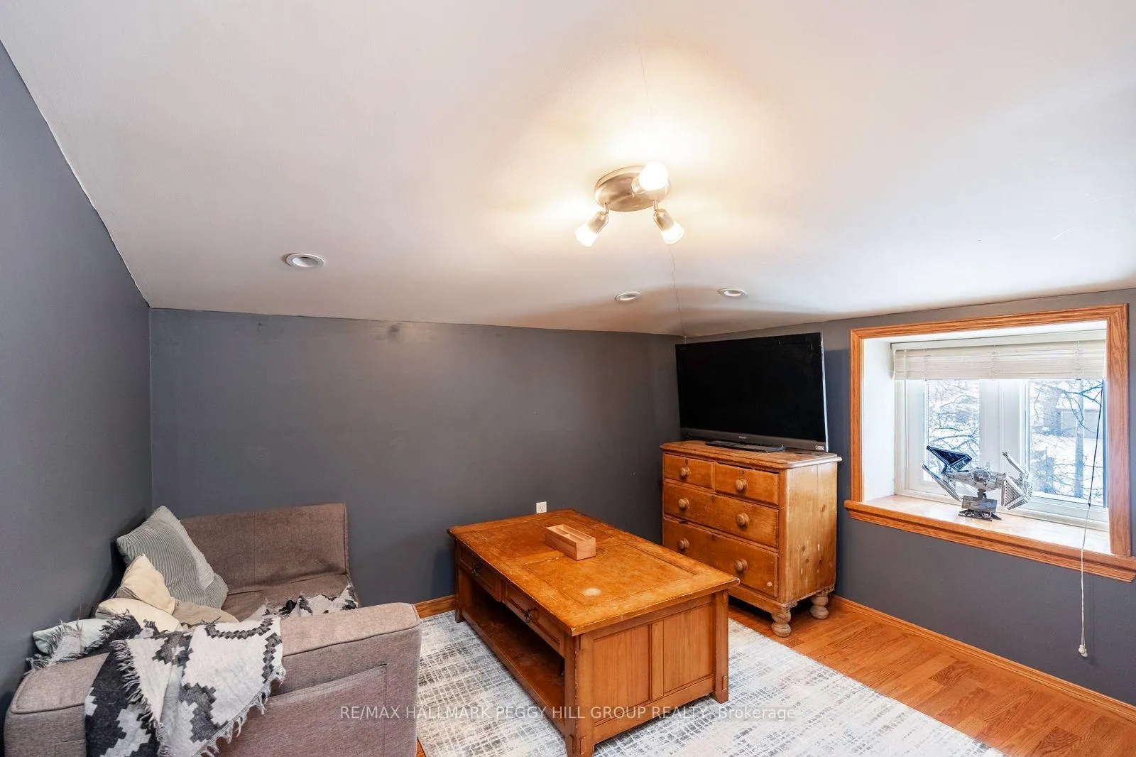 Photo 18 of 63 Idlewood Drive, Springwater, Midhurst — HOMEH