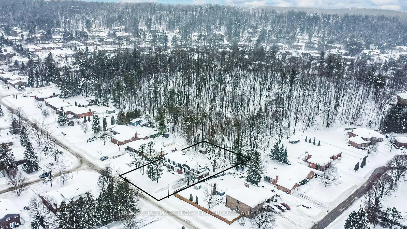 Photo 27 of 63 Idlewood Drive, Springwater, Midhurst — HOMEH