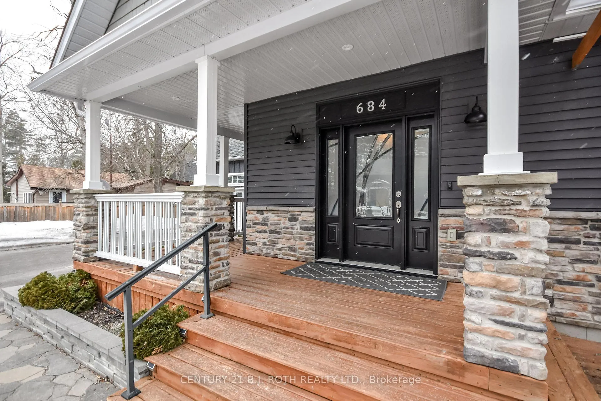 Photo 4 of 684 Park Road, Innisfil, Alcona — HOMEH