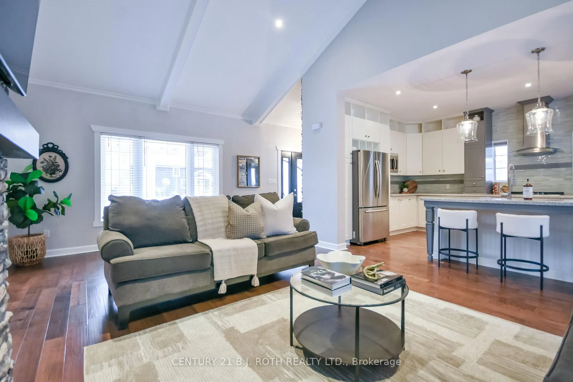 Photo 10 of 684 Park Road, Innisfil, Alcona — HOMEH
