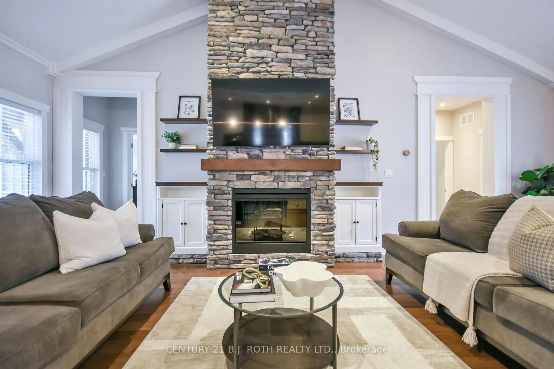 Photo 12 of 684 Park Road, Innisfil, Alcona — HOMEH