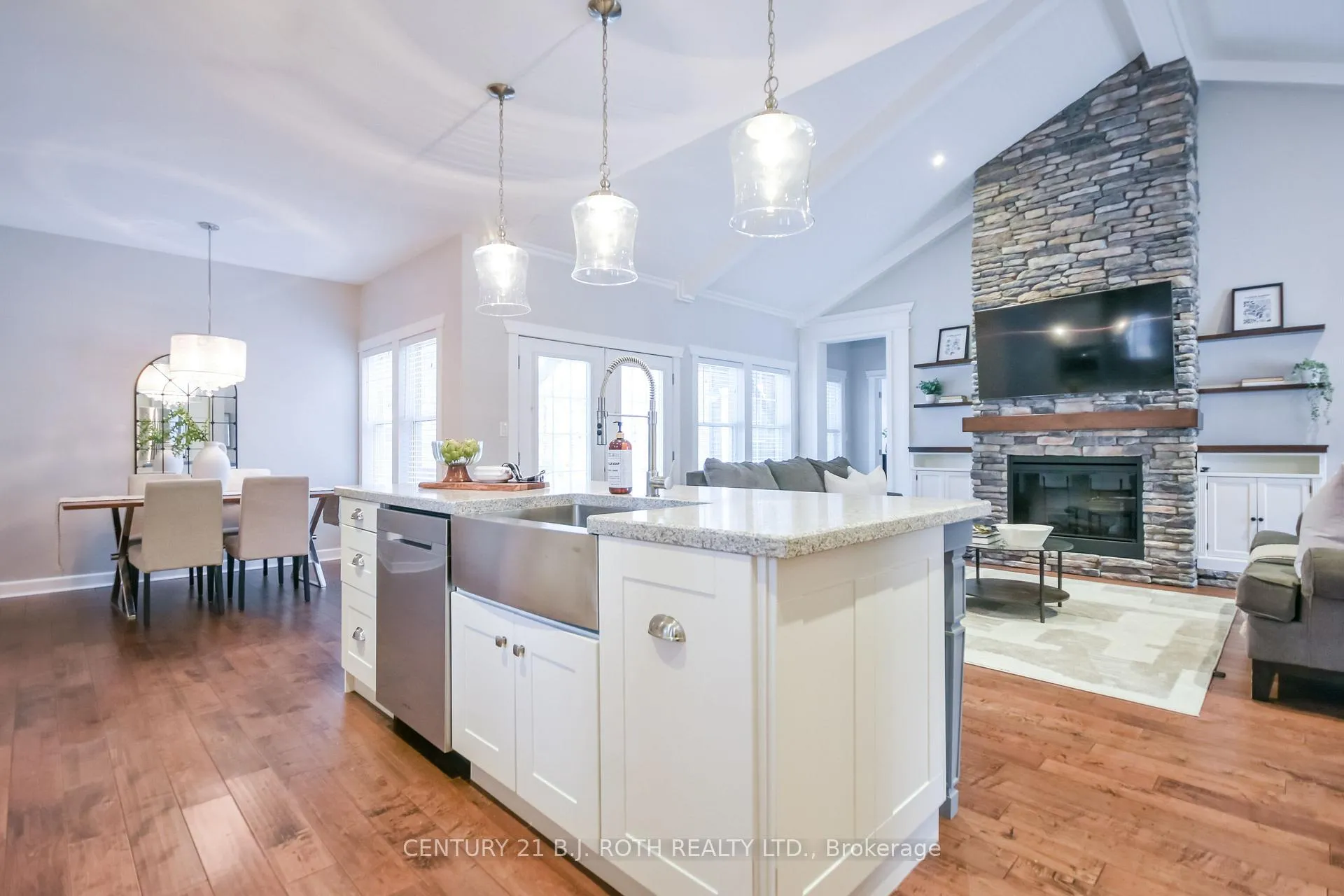 Photo 14 of 684 Park Road, Innisfil, Alcona — HOMEH
