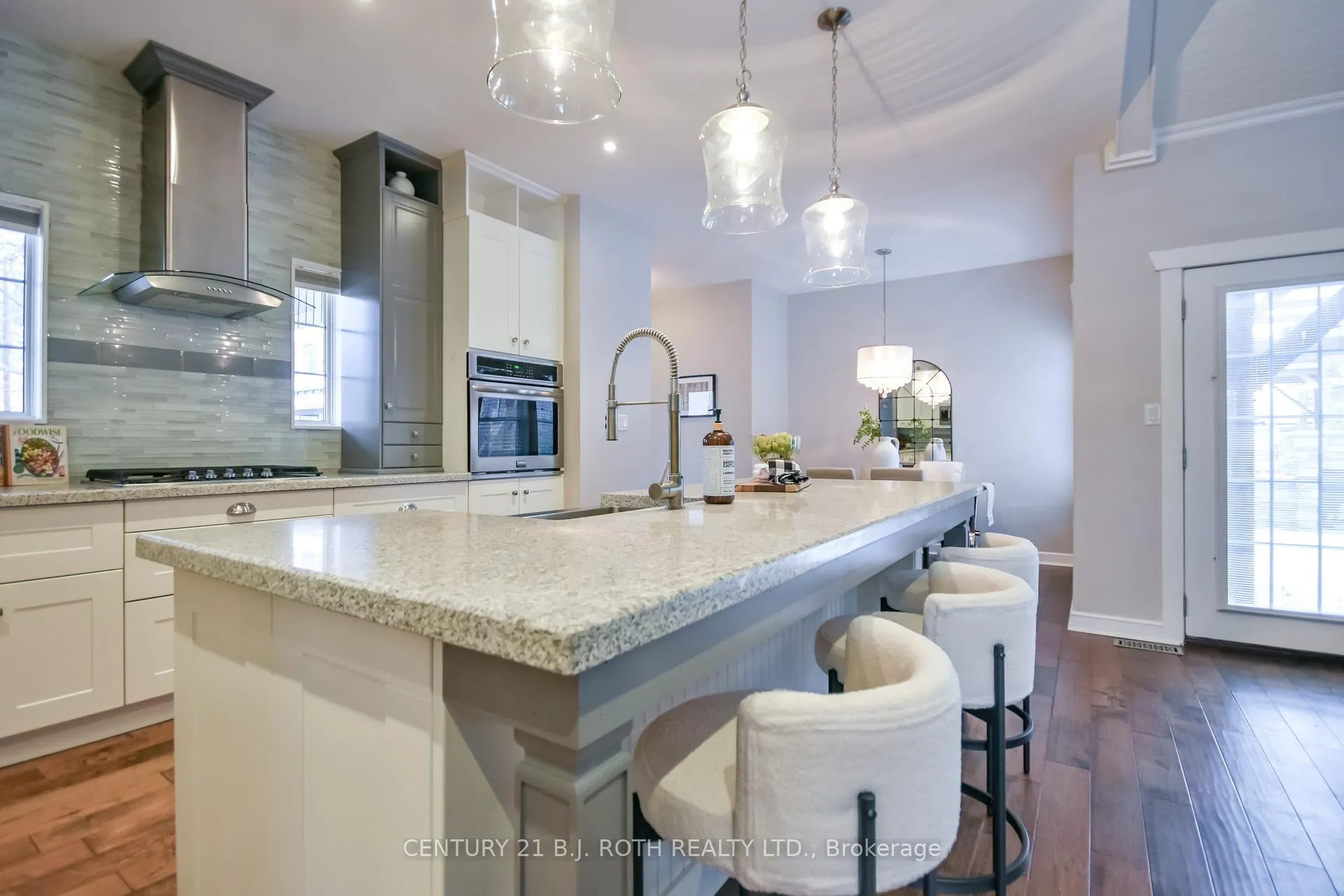 Photo 16 of 684 Park Road, Innisfil, Alcona — HOMEH