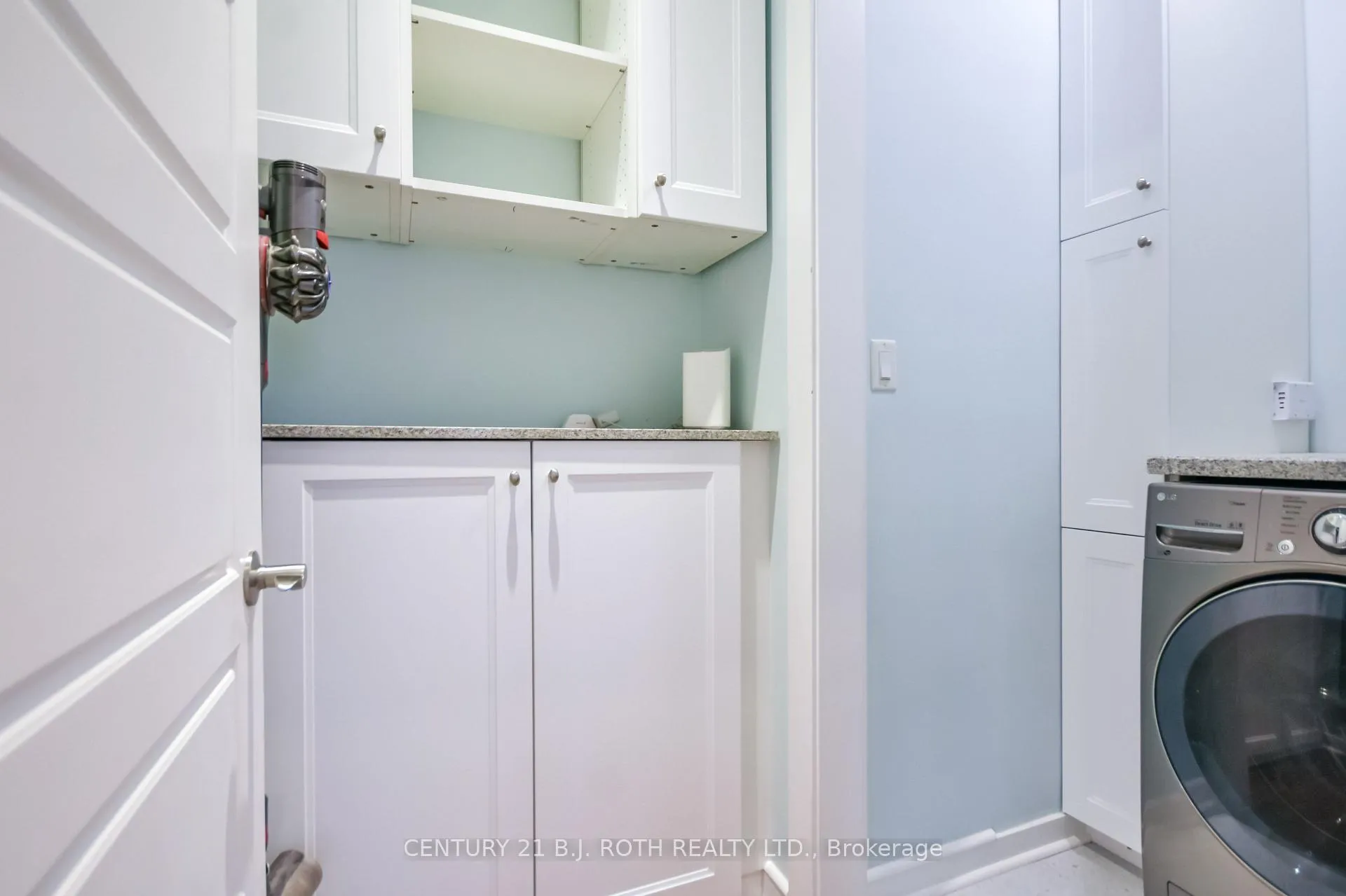 Photo 31 of 684 Park Road, Innisfil, Alcona — HOMEH