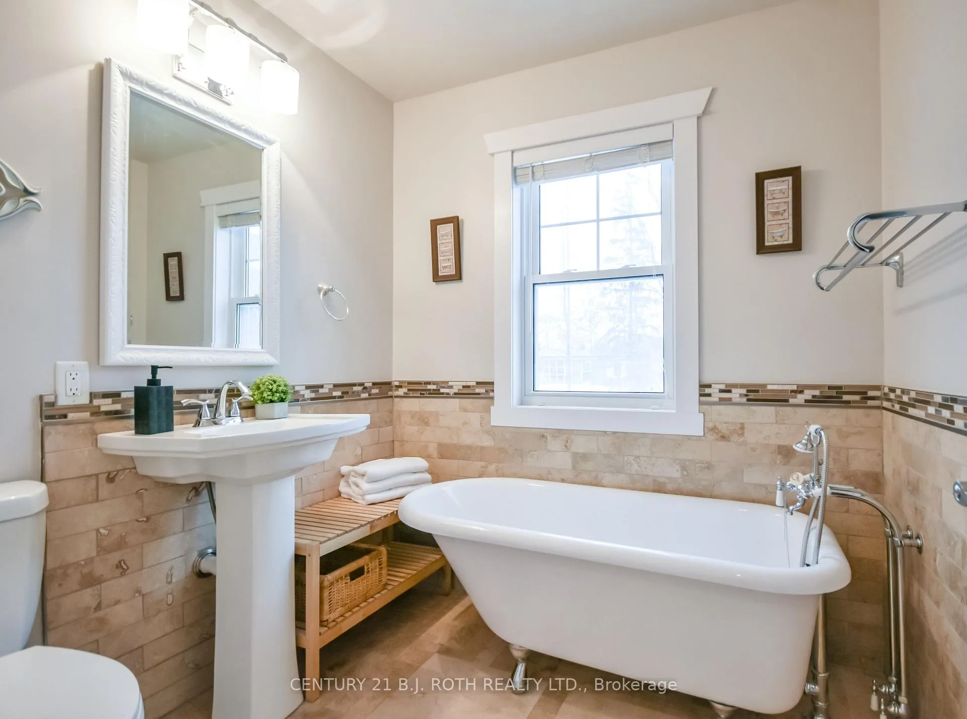 Photo 35 of 684 Park Road, Innisfil, Alcona — HOMEH