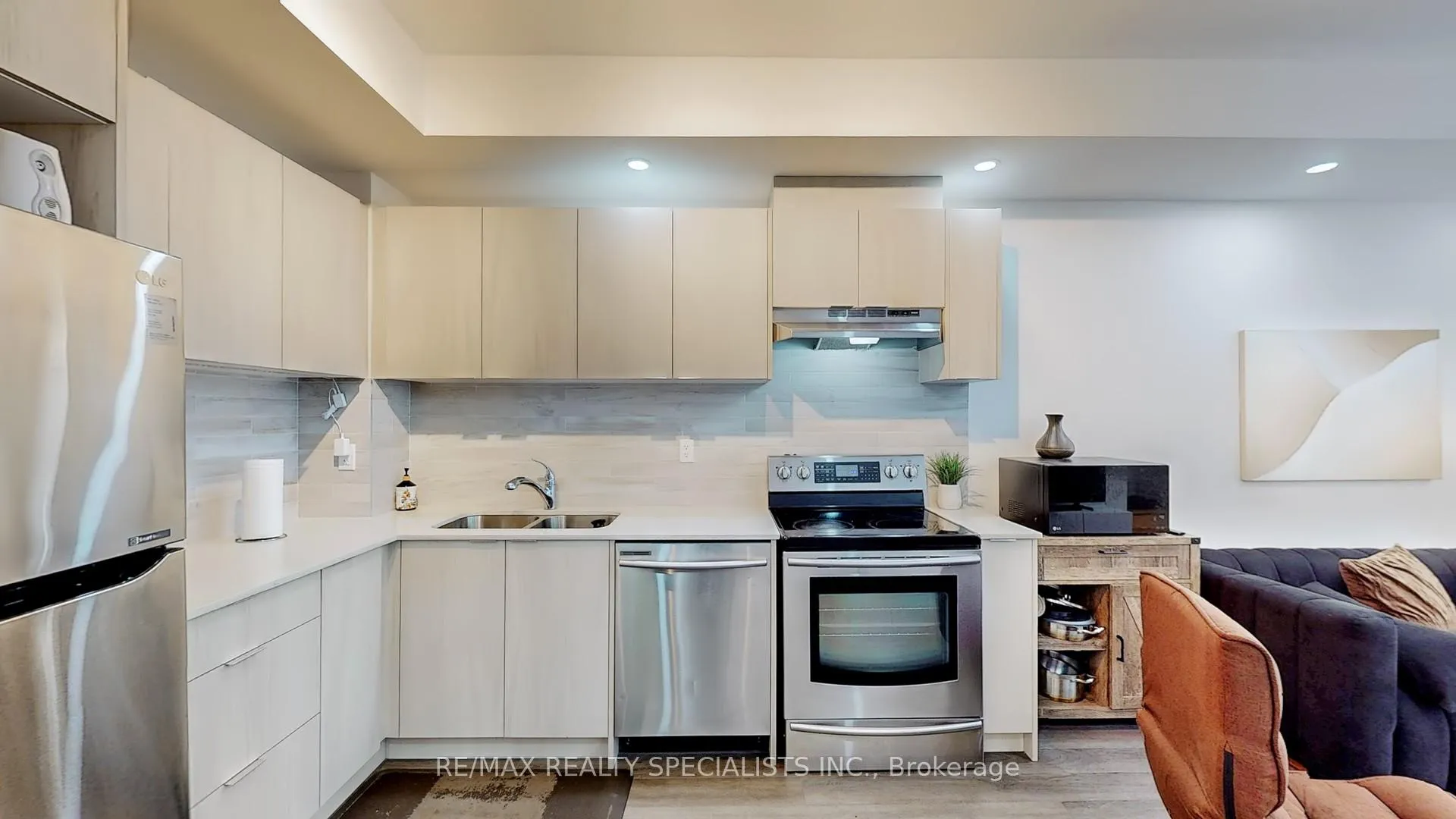 Photo 11 of Unit 28, 200 Malta Avenue, Brampton, Fletcher's Creek South — HOMEH