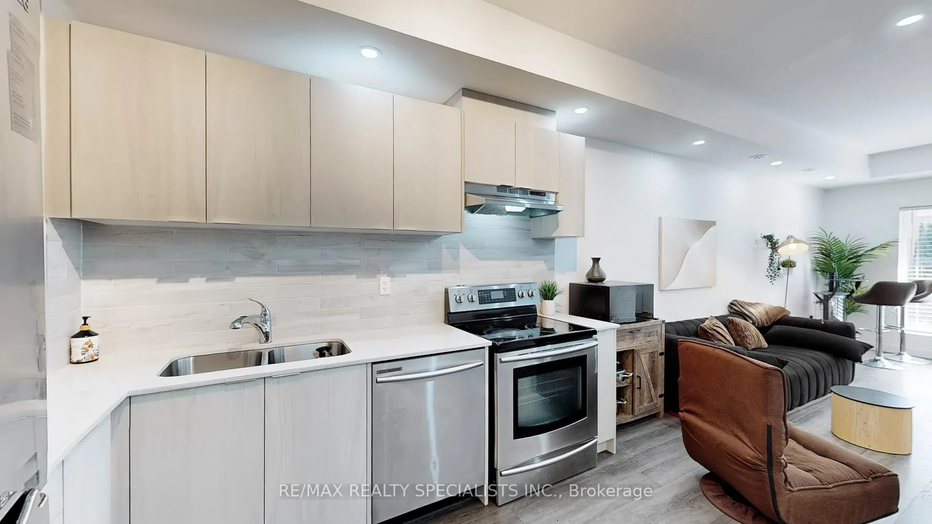 Photo 12 of Unit 28, 200 Malta Avenue, Brampton, Fletcher's Creek South — HOMEH
