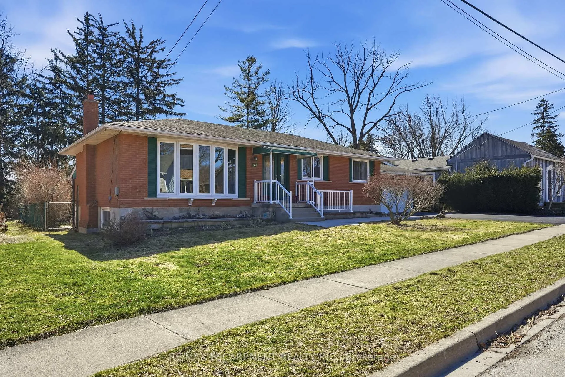 Photo 2 of 54 Nelson Street, Hamilton, Waterdown — HOMEH