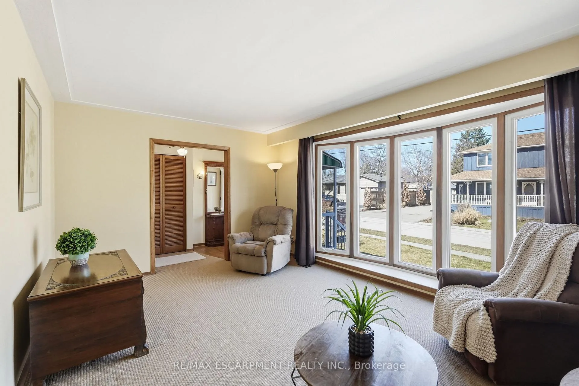 Photo 10 of 54 Nelson Street, Hamilton, Waterdown — HOMEH