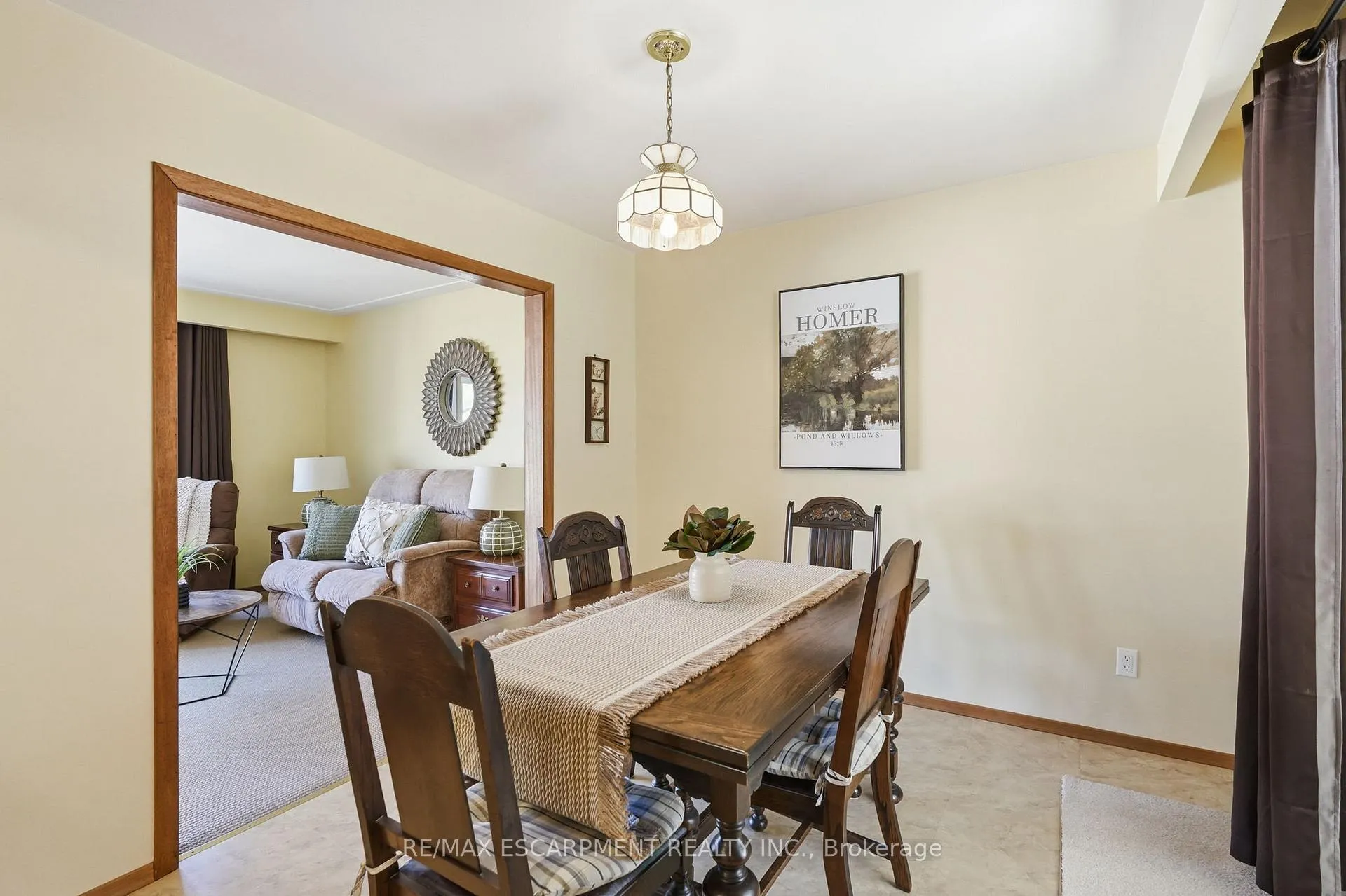 Photo 14 of 54 Nelson Street, Hamilton, Waterdown — HOMEH