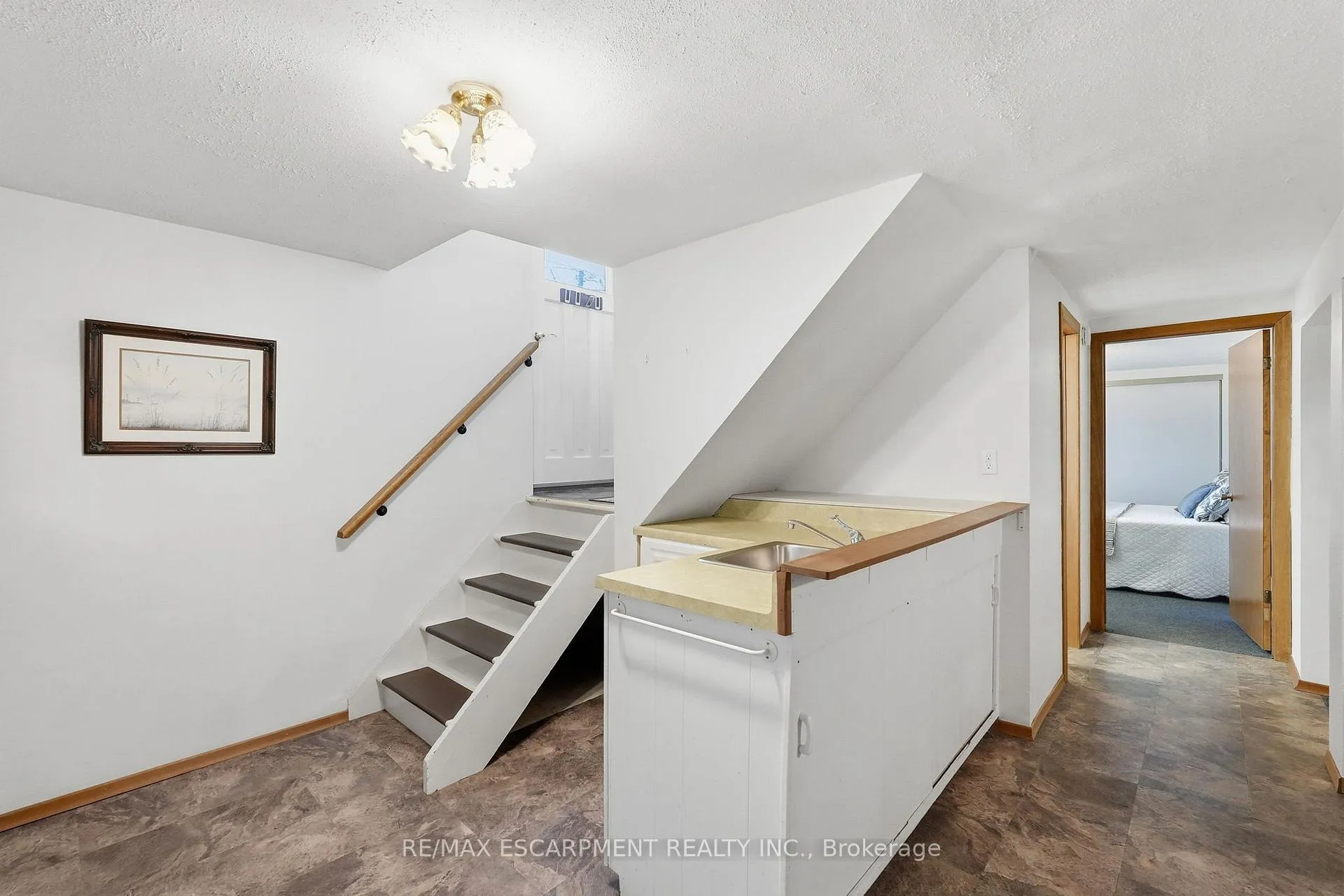 Photo 31 of 54 Nelson Street, Hamilton, Waterdown — HOMEH