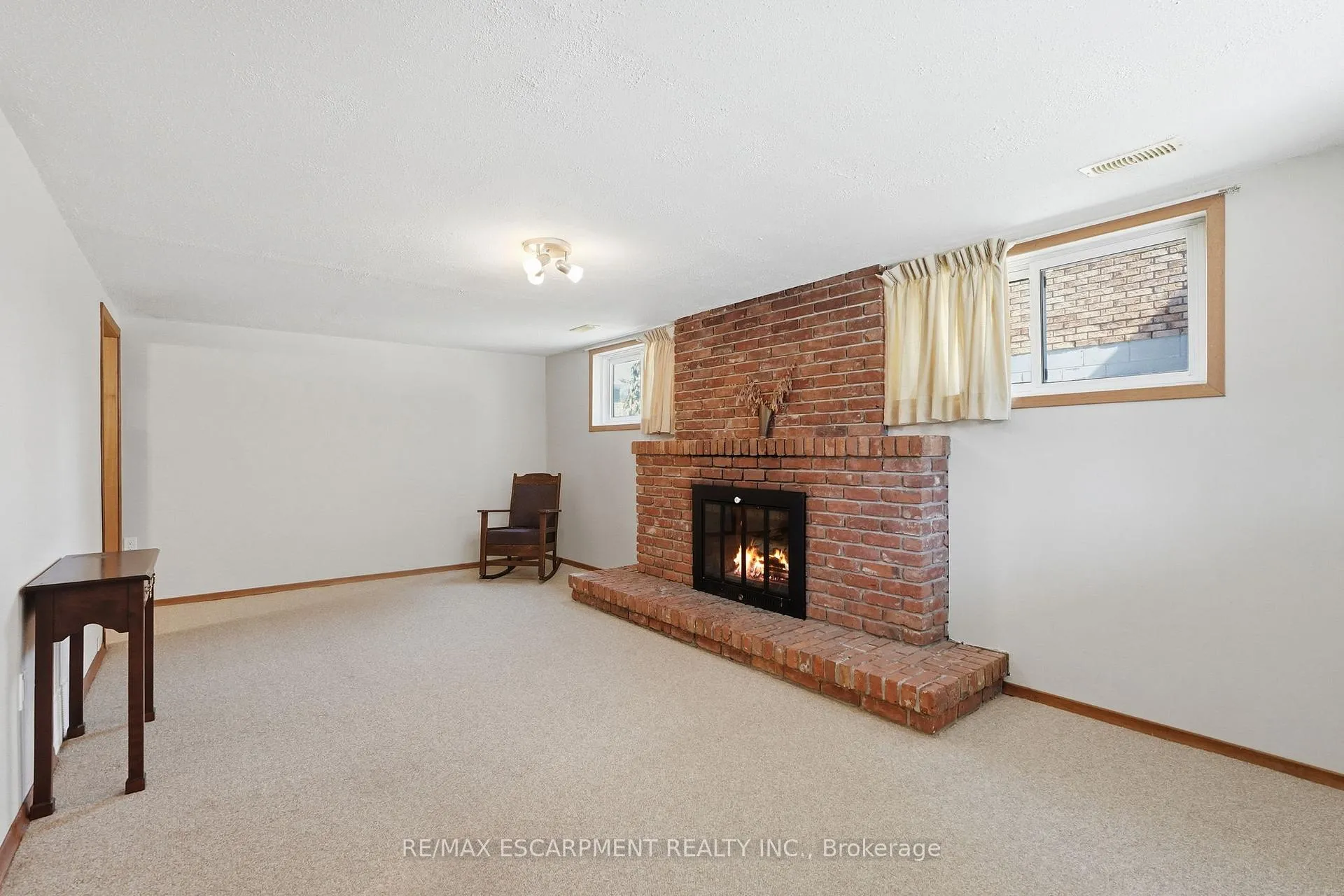 Photo 33 of 54 Nelson Street, Hamilton, Waterdown — HOMEH