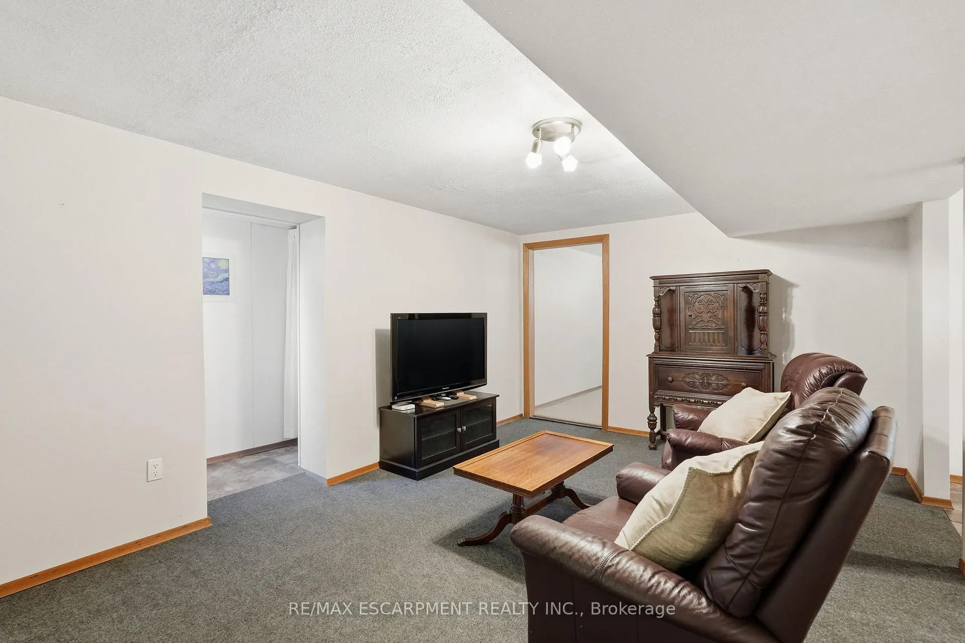 Photo 36 of 54 Nelson Street, Hamilton, Waterdown — HOMEH