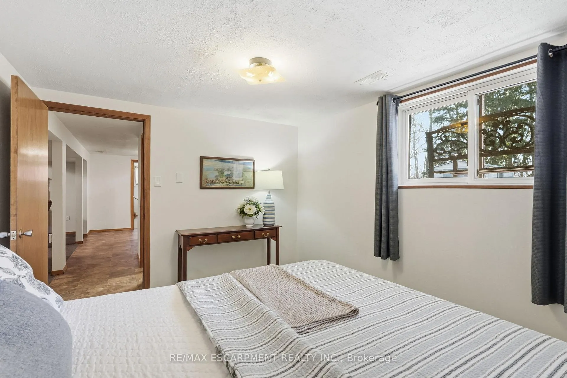 Photo 39 of 54 Nelson Street, Hamilton, Waterdown — HOMEH