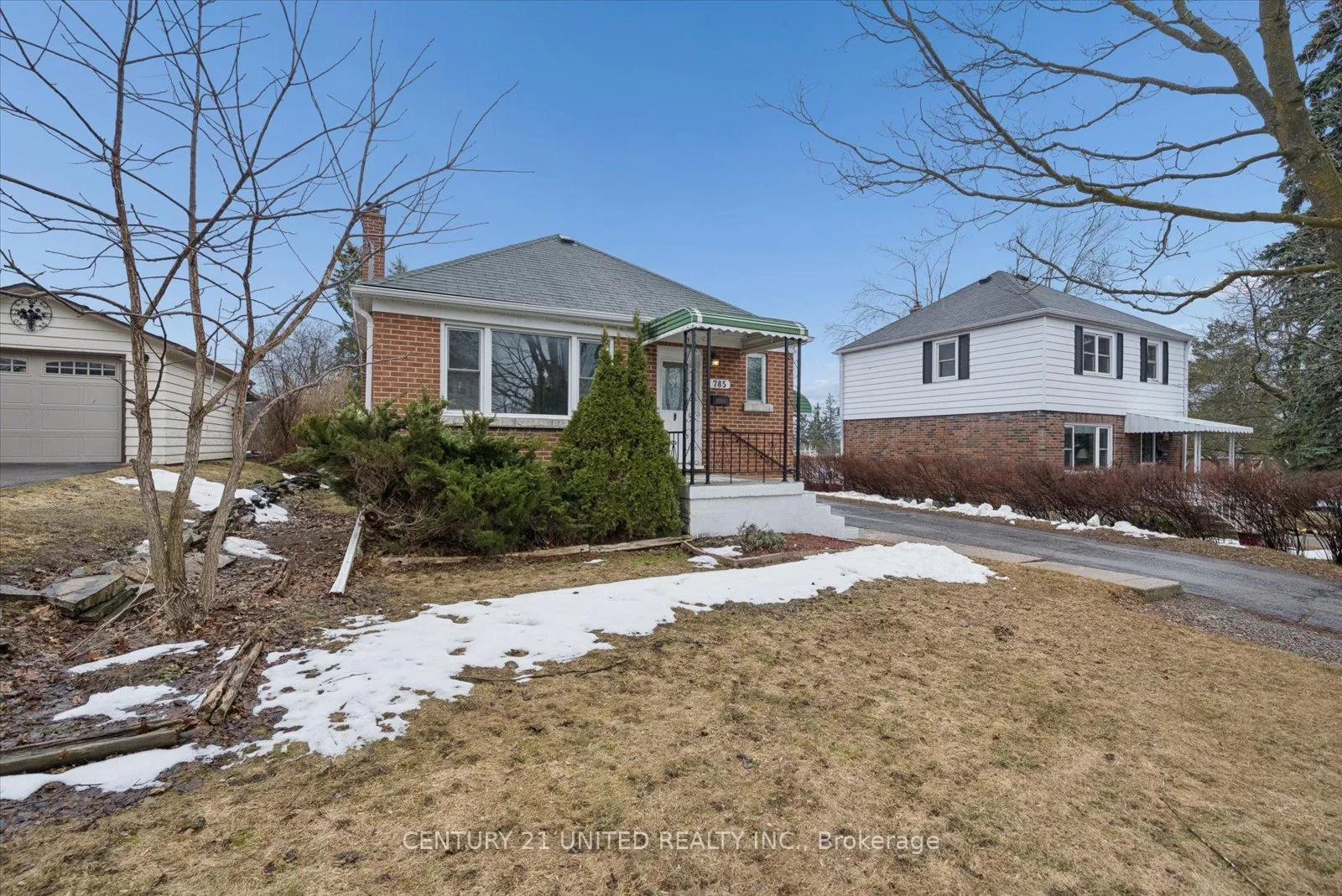 Photo 2 of 785 Brunswick Avenue, Peterborough, Otonabee Ward 1 — HOMEH