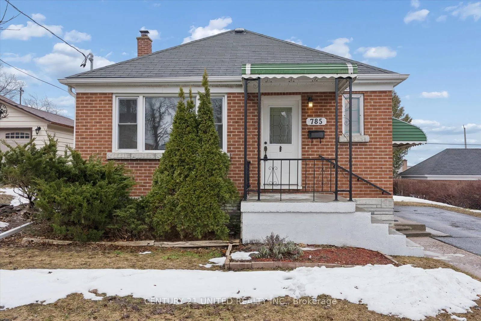 Photo 3 of 785 Brunswick Avenue, Peterborough, Otonabee Ward 1 — HOMEH