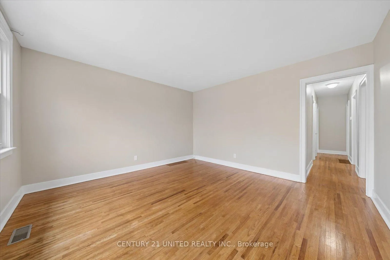 Photo 12 of 785 Brunswick Avenue, Peterborough, Otonabee Ward 1 — HOMEH
