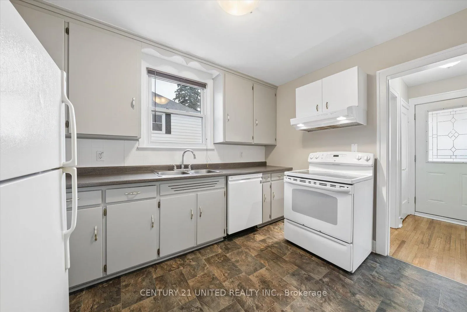 Photo 14 of 785 Brunswick Avenue, Peterborough, Otonabee Ward 1 — HOMEH