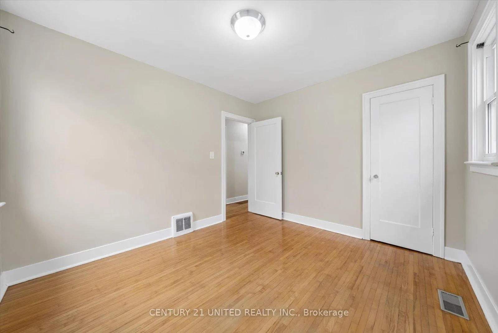 Photo 21 of 785 Brunswick Avenue, Peterborough, Otonabee Ward 1 — HOMEH