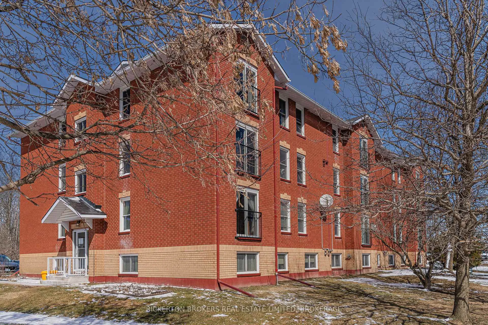 Photo 3 of Unit 102, 540 Talbot Place, Gananoque — HOMEH
