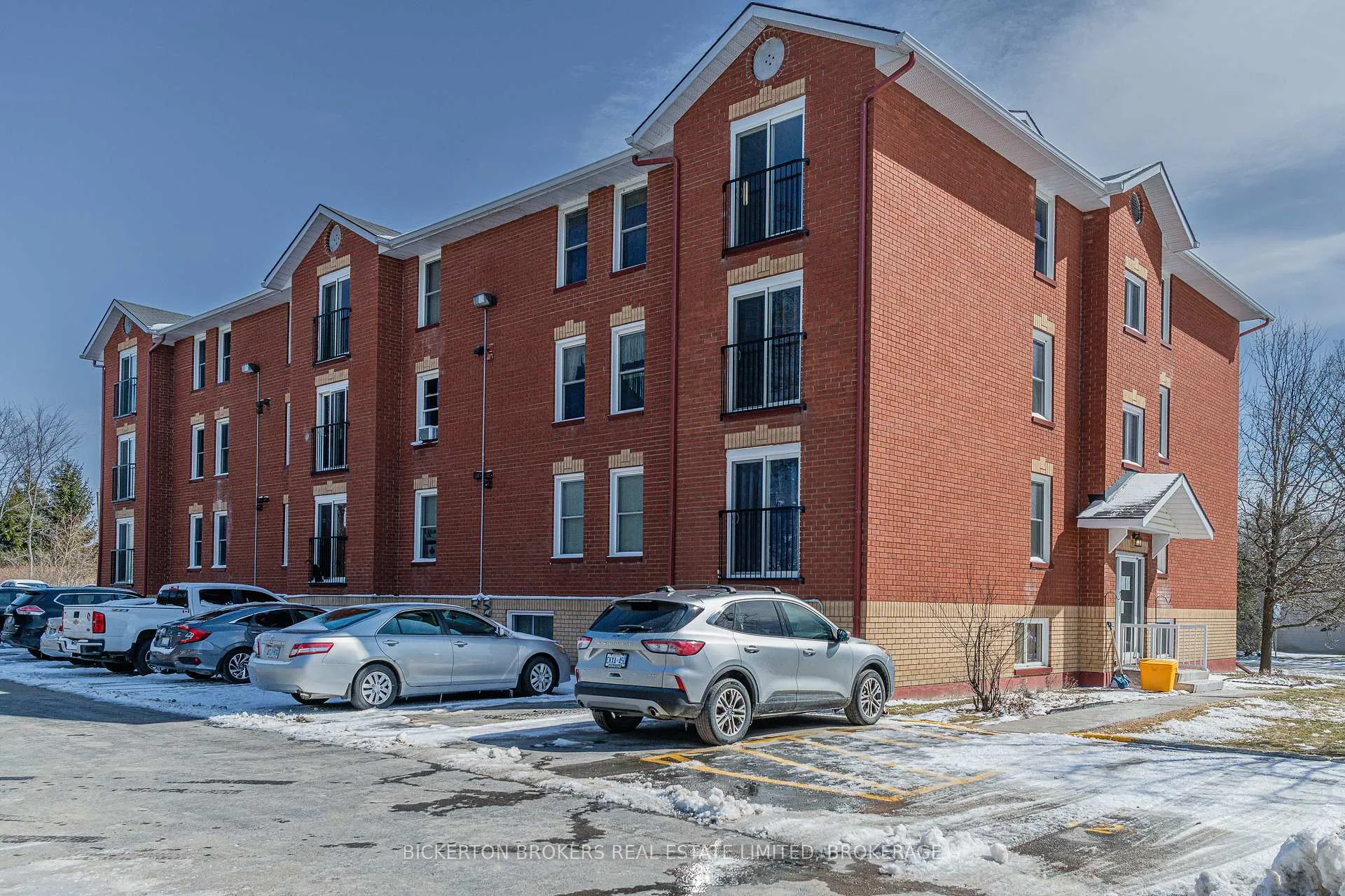 Photo 4 of Unit 102, 540 Talbot Place, Gananoque — HOMEH