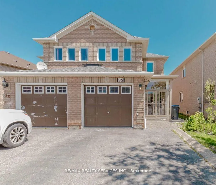 Photo 1 of 32 Silo Court, Brampton, Fletcher's Creek Village — HOMEH