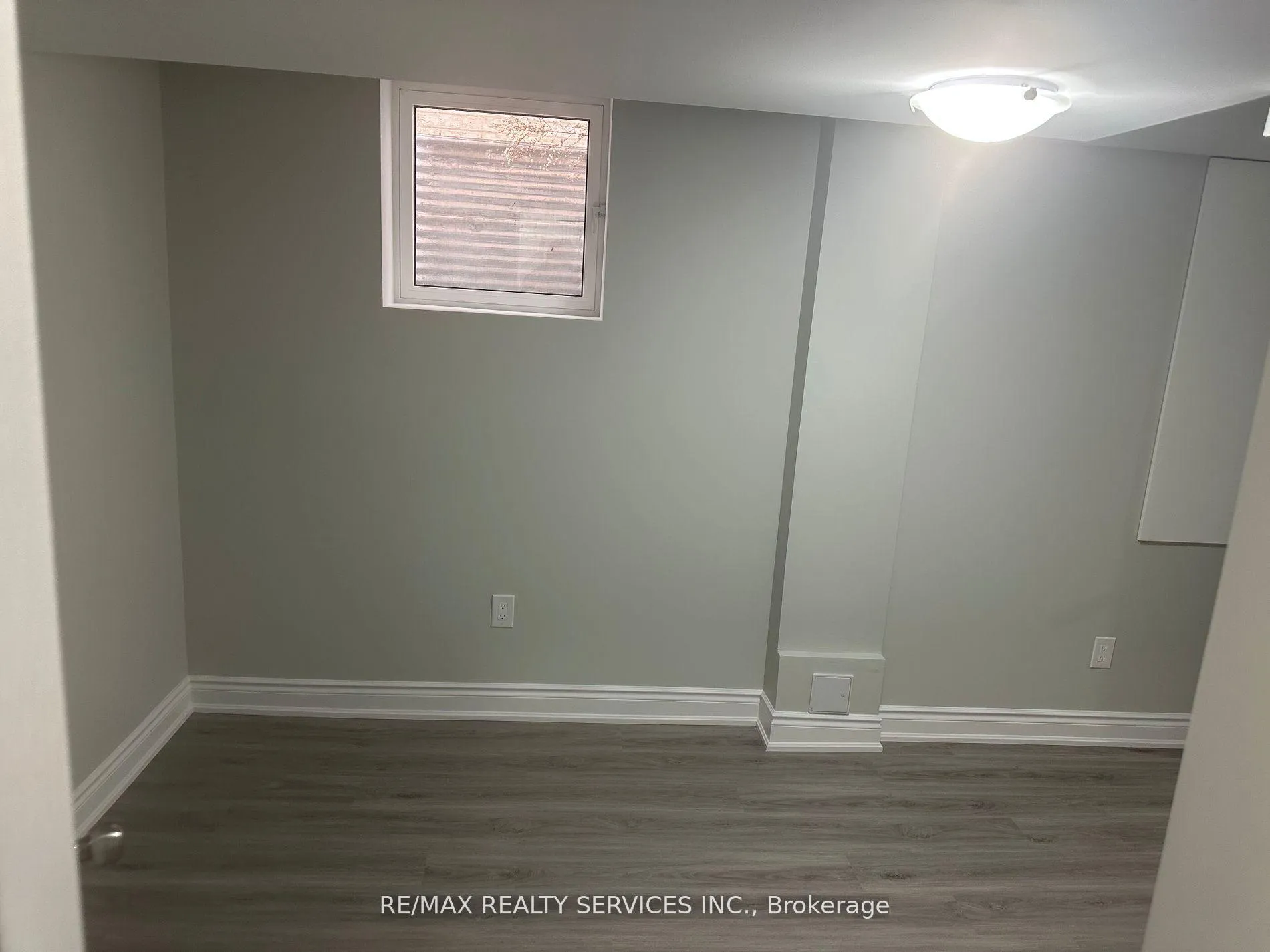 Photo 8 of 32 Silo Court, Brampton, Fletcher's Creek Village — HOMEH