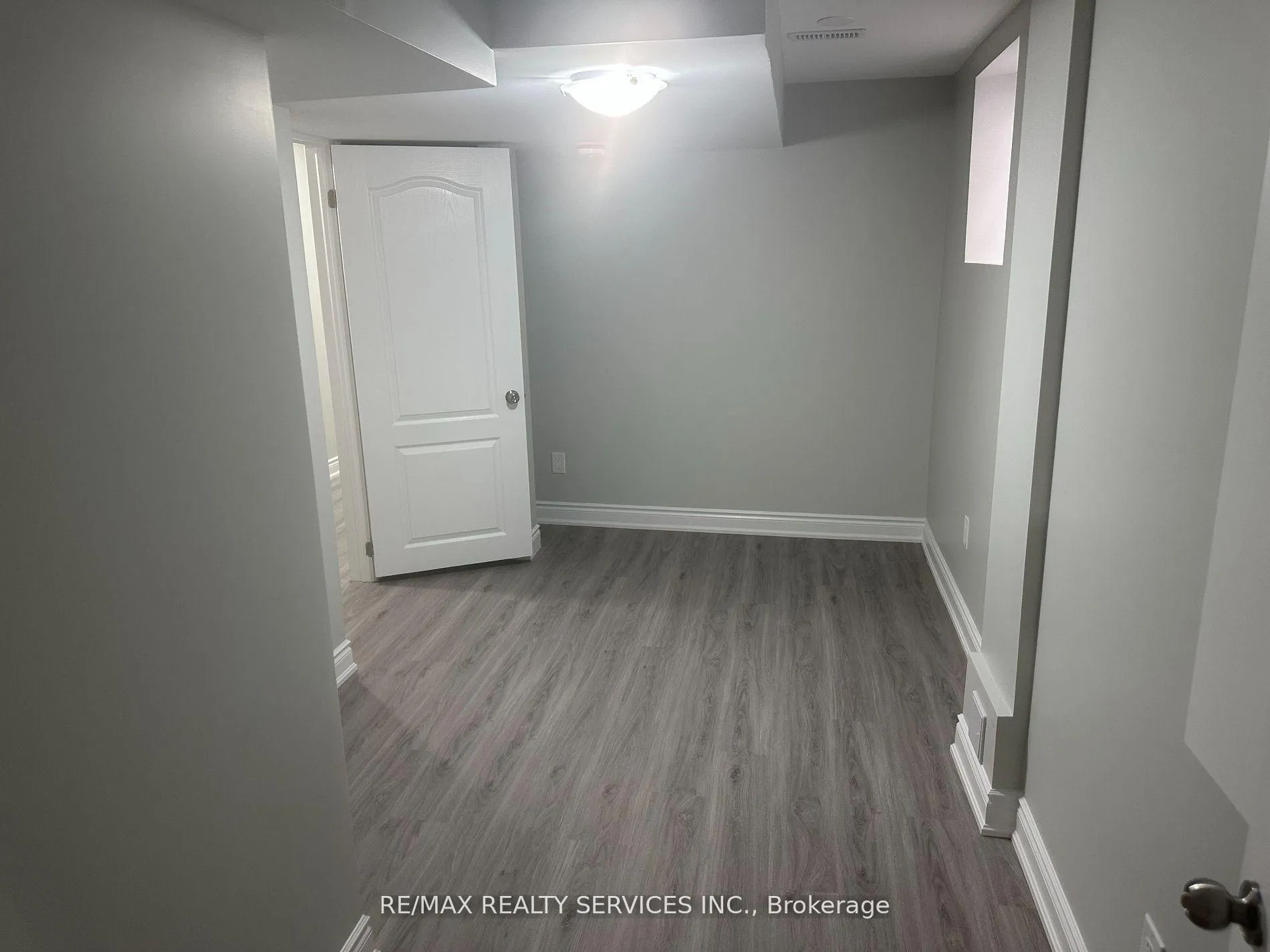 Photo 11 of 32 Silo Court, Brampton, Fletcher's Creek Village — HOMEH