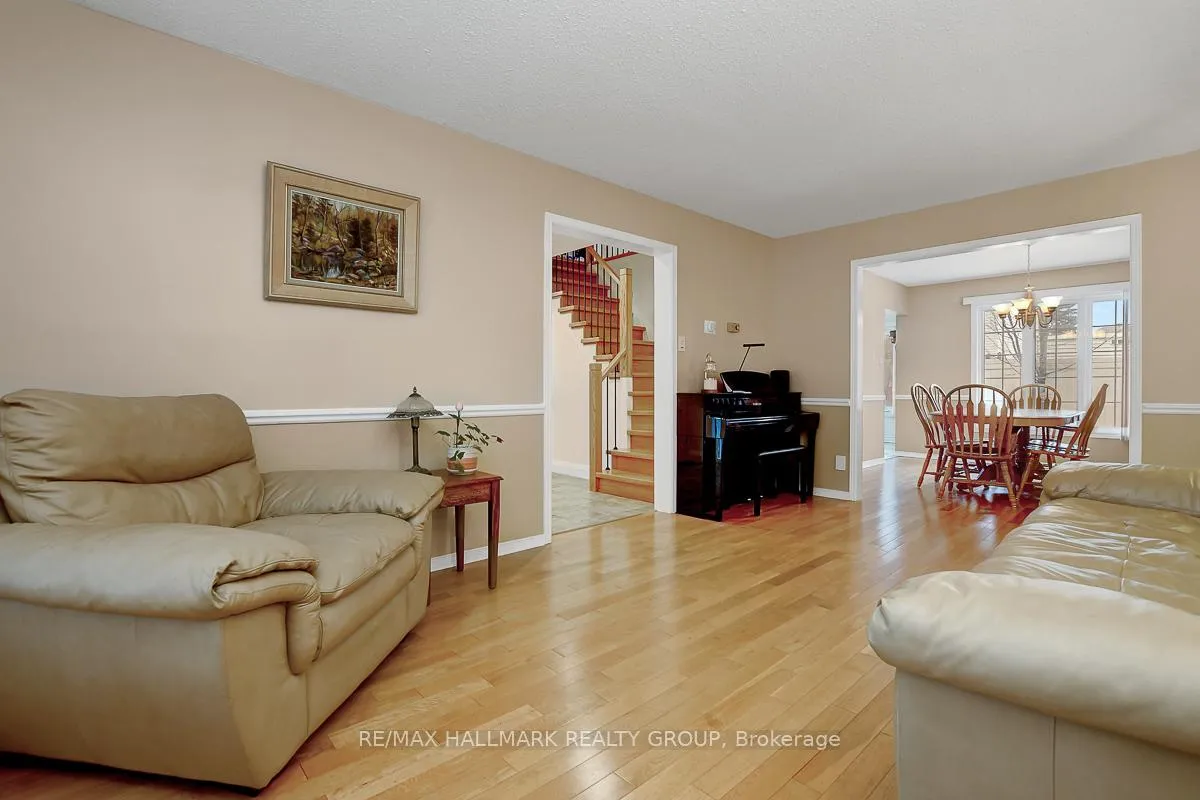 Photo 10 of 1692 Caminiti Crescent, Ottawa, Fallingbrook/Pineridge — HOMEH