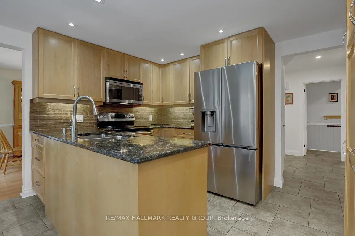 Photo 13 of 1692 Caminiti Crescent, Ottawa, Fallingbrook/Pineridge — HOMEH