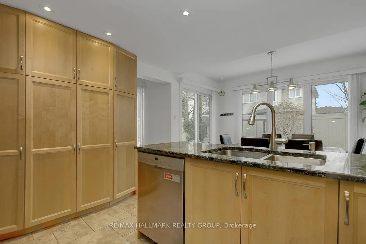 Photo 15 of 1692 Caminiti Crescent, Ottawa, Fallingbrook/Pineridge — HOMEH