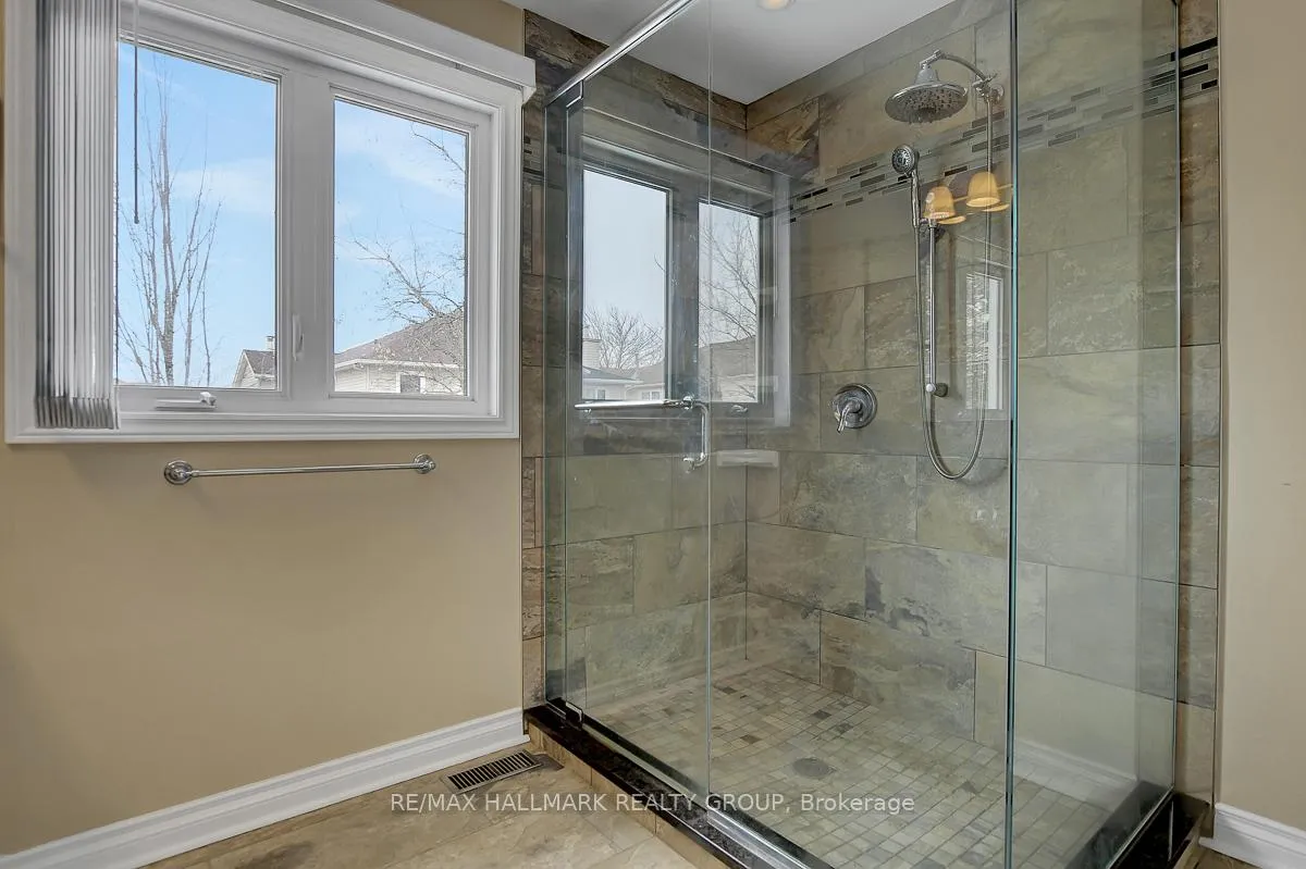 Photo 30 of 1692 Caminiti Crescent, Ottawa, Fallingbrook/Pineridge — HOMEH