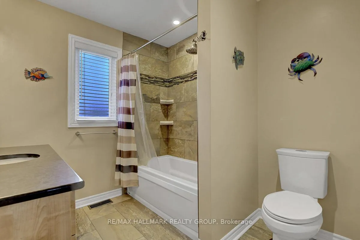 Photo 37 of 1692 Caminiti Crescent, Ottawa, Fallingbrook/Pineridge — HOMEH