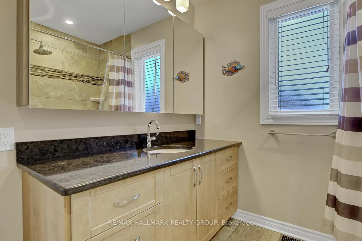 Photo 38 of 1692 Caminiti Crescent, Ottawa, Fallingbrook/Pineridge — HOMEH