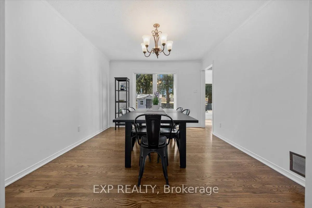 Photo 10 of 25 Cullen Court, Ottawa, Manordale — HOMEH