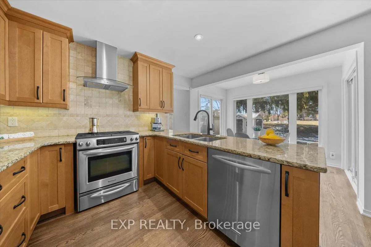 Photo 12 of 25 Cullen Court, Ottawa, Manordale — HOMEH
