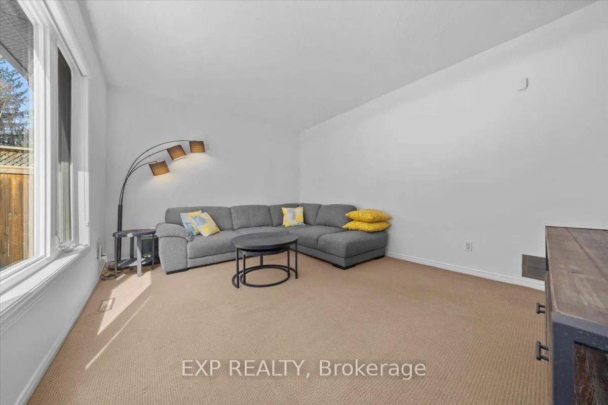 Photo 17 of 25 Cullen Court, Ottawa, Manordale — HOMEH