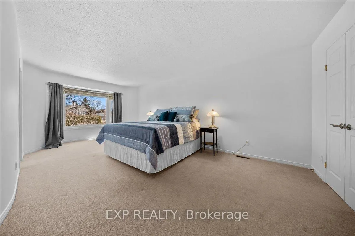 Photo 21 of 25 Cullen Court, Ottawa, Manordale — HOMEH