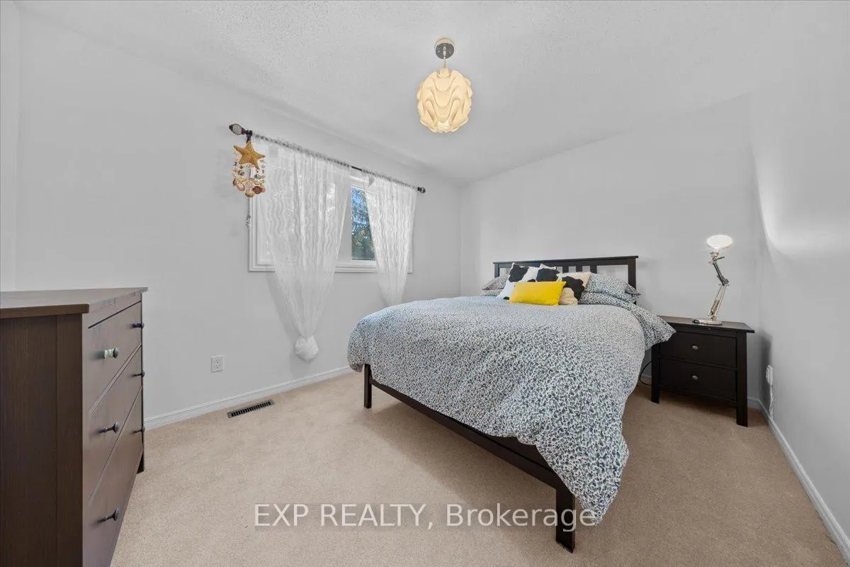Photo 24 of 25 Cullen Court, Ottawa, Manordale — HOMEH