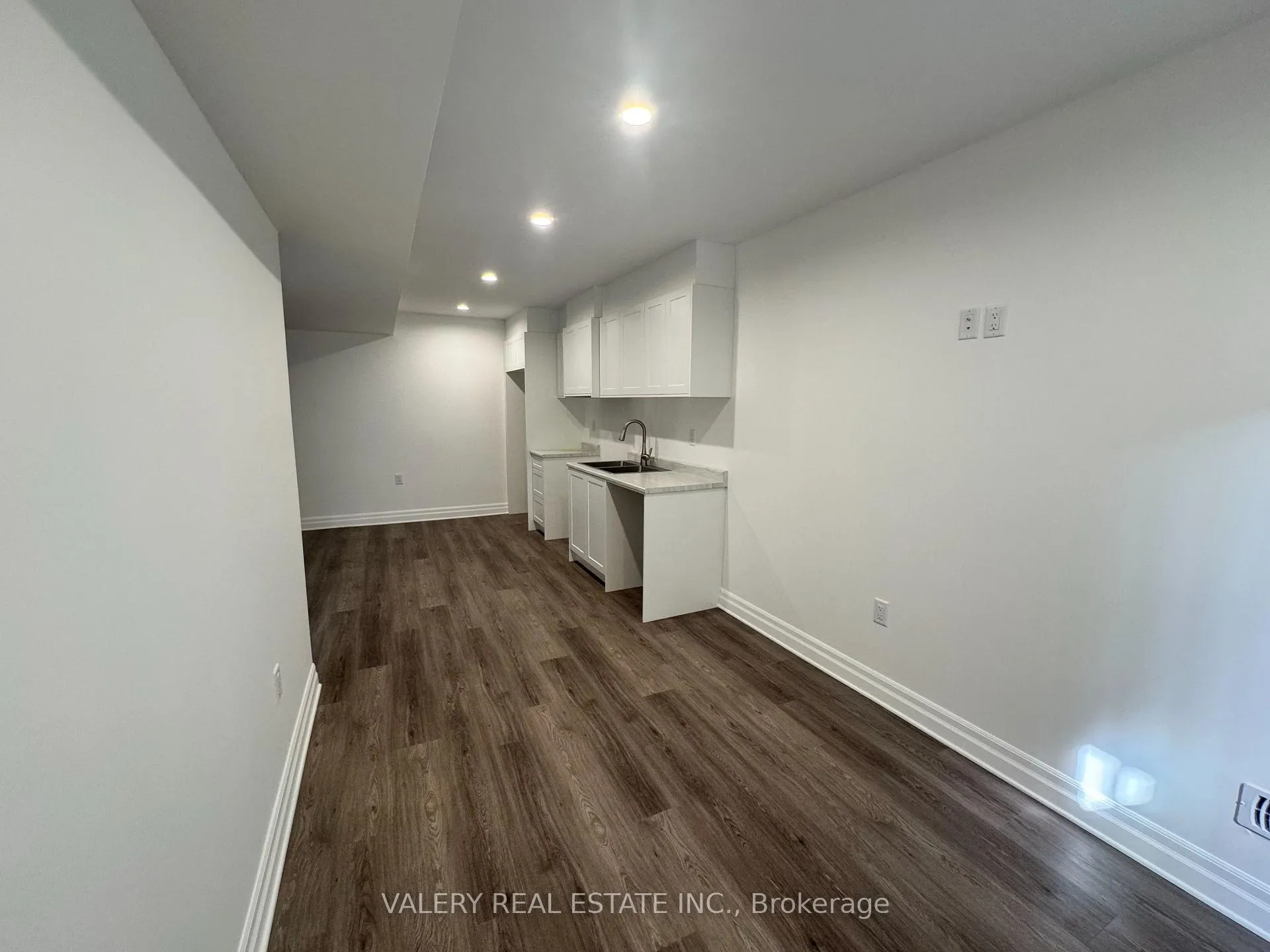 Photo 5 of Unit 1 - Lower, 7489 Marvel Drive, Niagara Falls, Brown — HOMEH