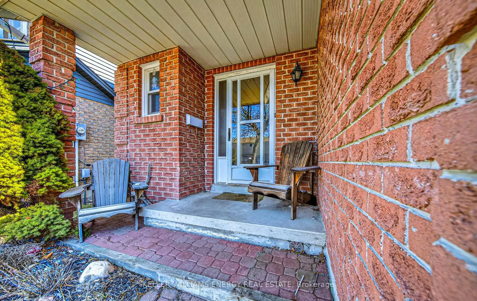 Photo 3 of 215 Sagebrush Street, Oshawa, McLaughlin — HOMEH