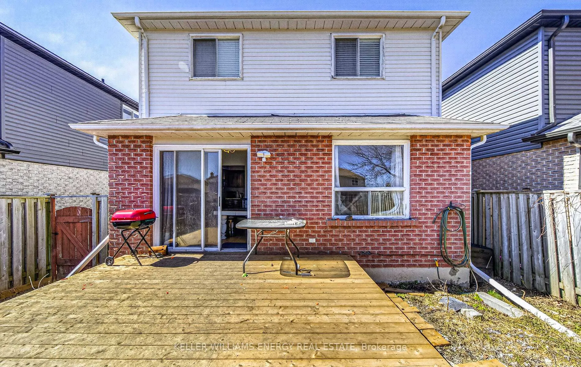 Photo 5 of 215 Sagebrush Street, Oshawa, McLaughlin — HOMEH