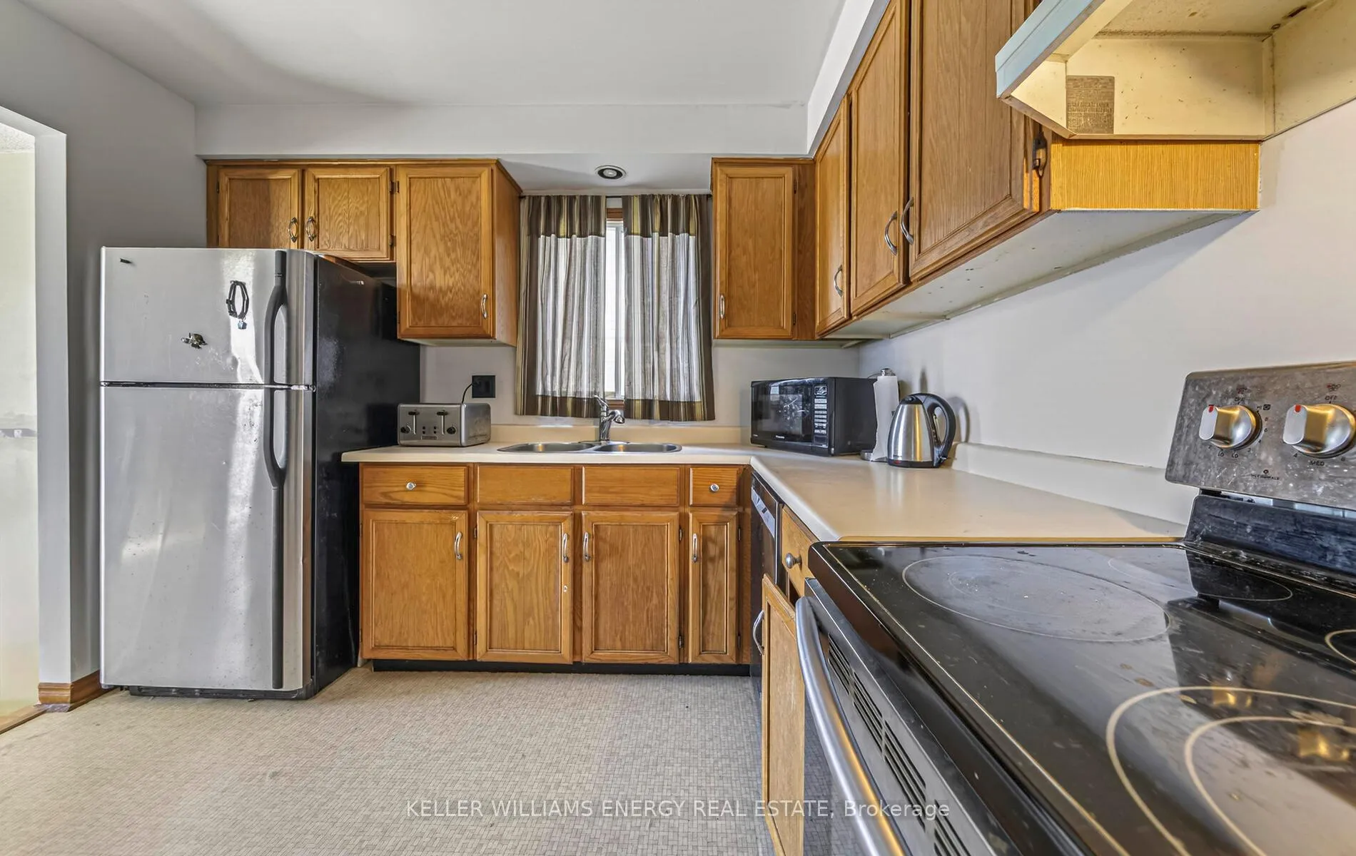 Photo 7 of 215 Sagebrush Street, Oshawa, McLaughlin — HOMEH