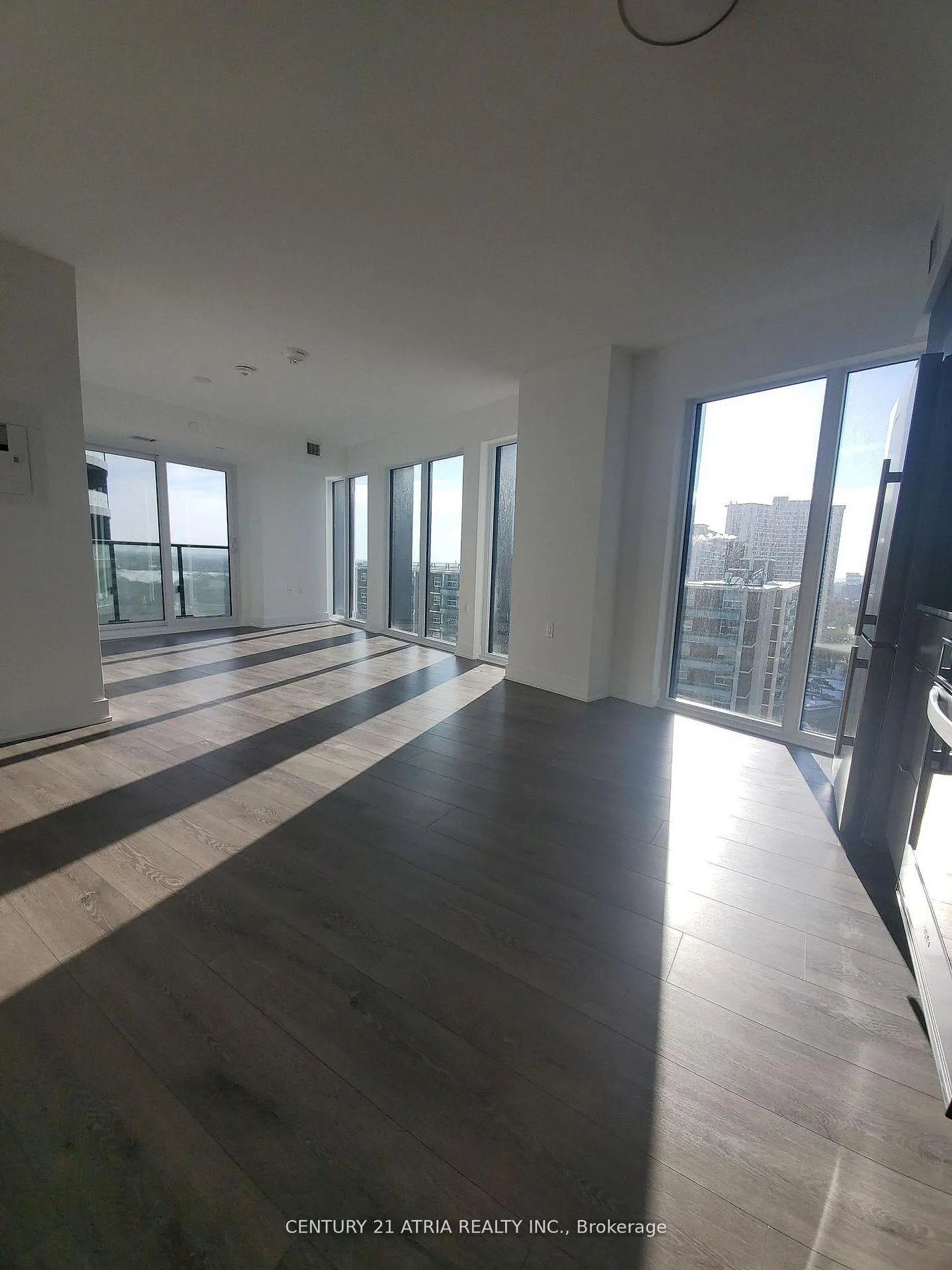 Photo 2 of Unit 1407, 575 Bloor Street E, Toronto, North St. James Town — HOMEH