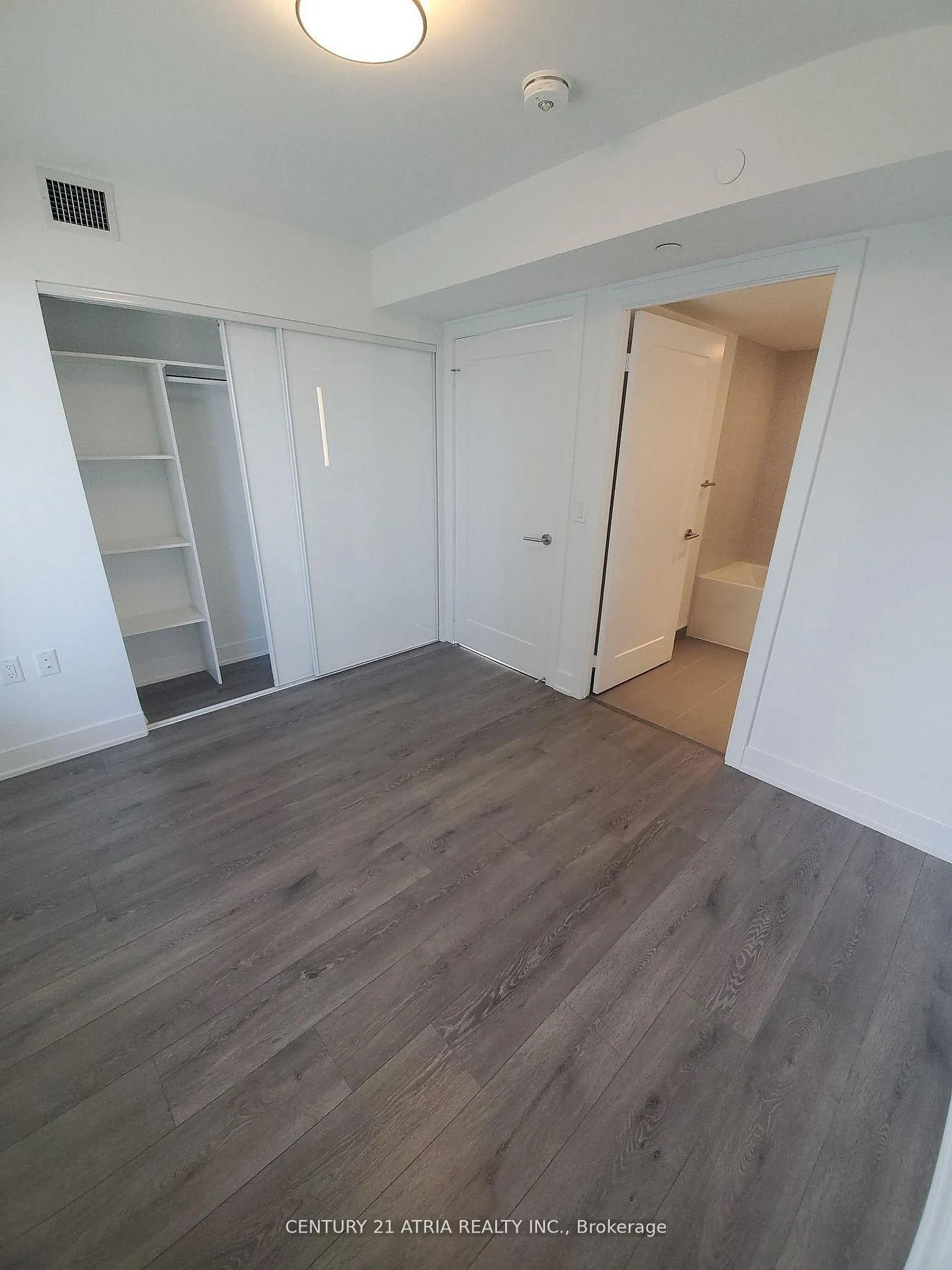 Photo 3 of Unit 1407, 575 Bloor Street E, Toronto, North St. James Town — HOMEH