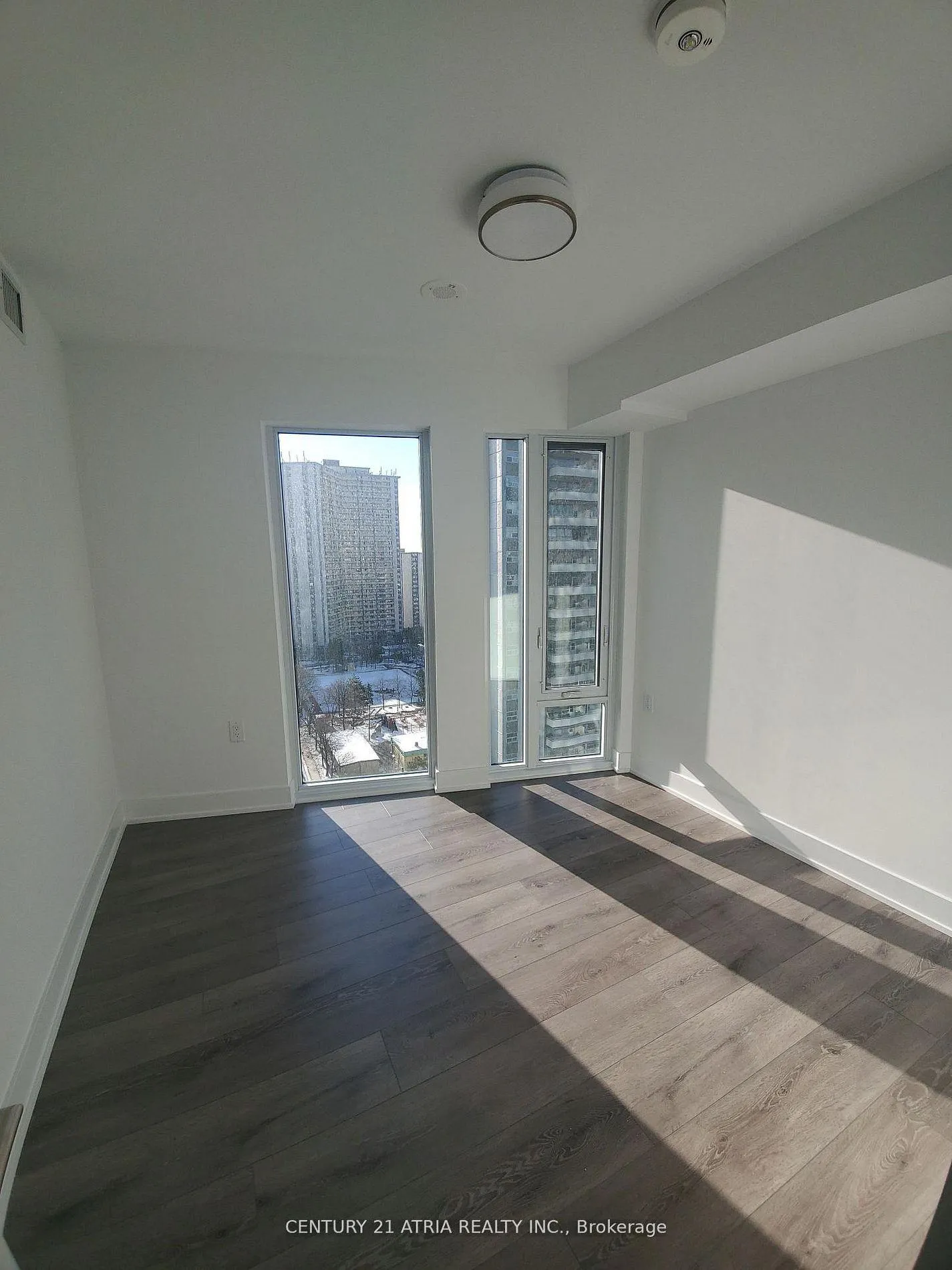 Photo 4 of Unit 1407, 575 Bloor Street E, Toronto, North St. James Town — HOMEH