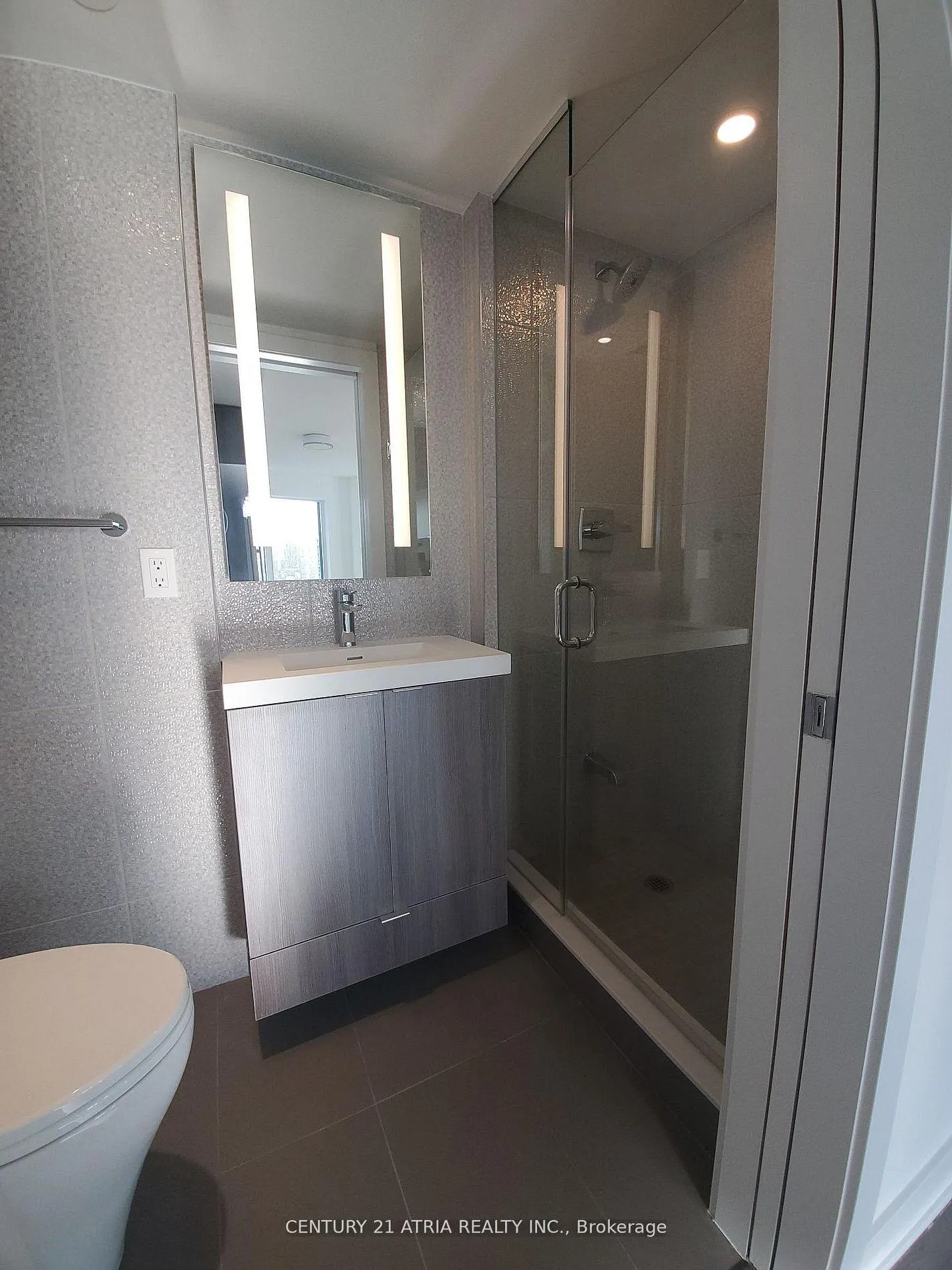 Photo 6 of Unit 1407, 575 Bloor Street E, Toronto, North St. James Town — HOMEH