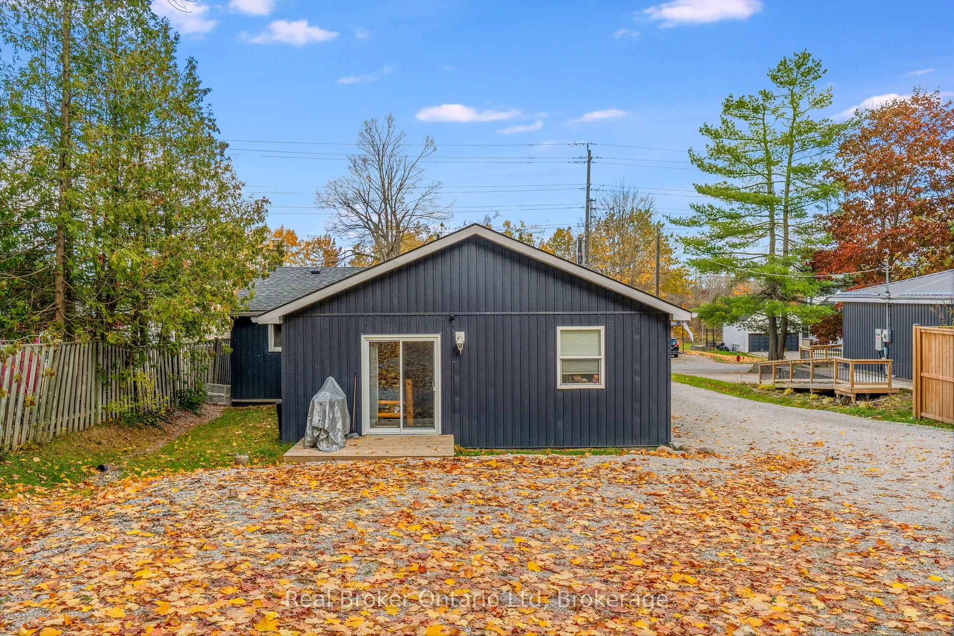 Photo 3 of 447 Sundial Drive, Orillia — HOMEH
